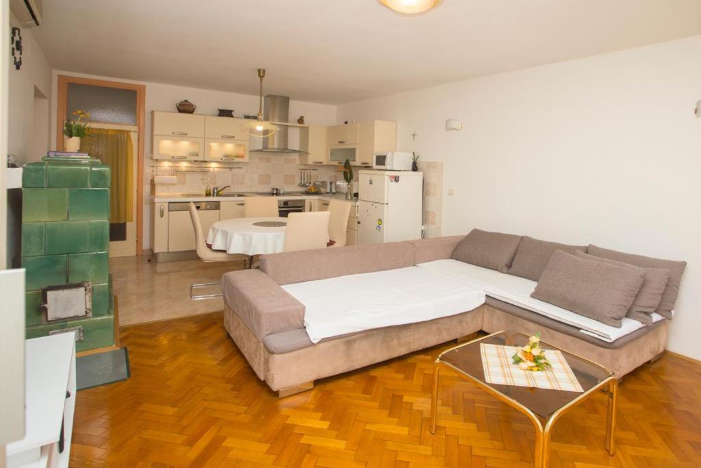 Apartments Orsula Split Exteriör bild